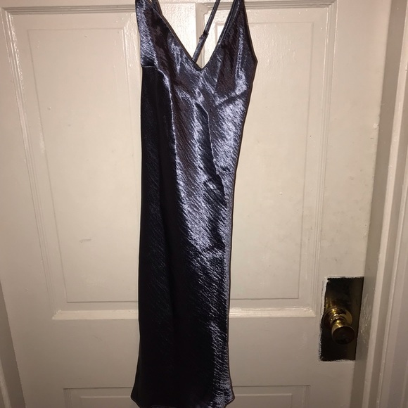 ❗️NEW ARRIVAL❗️Grey Cowl Back Satin Slip Dress - Picture 4 of 8